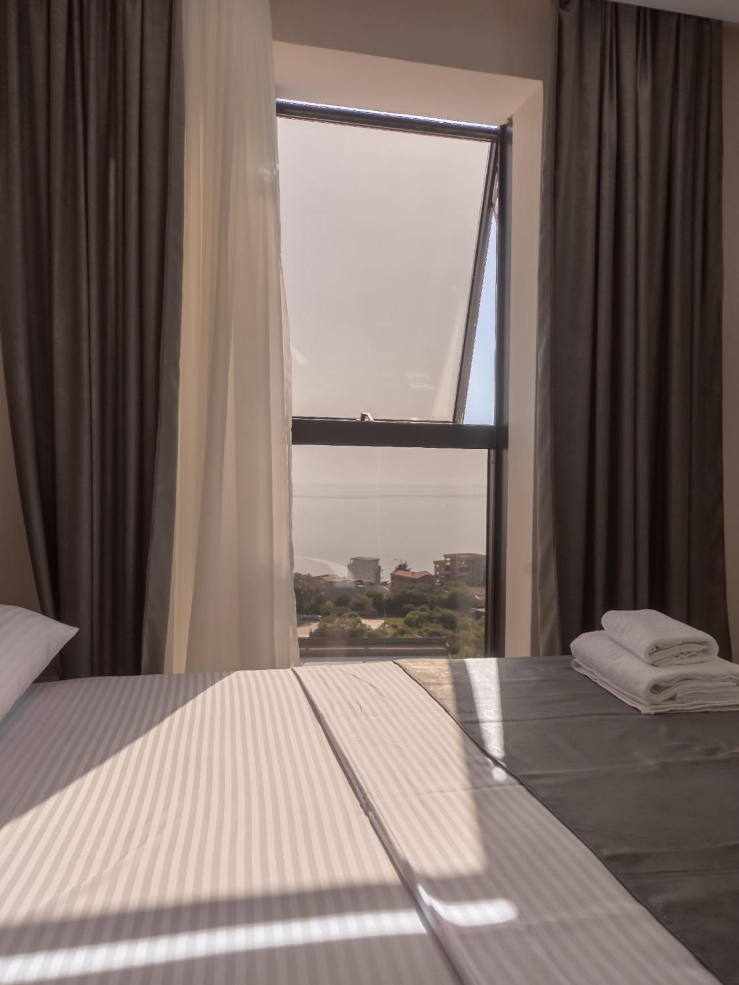 דוברה וודה Hotel Diman מראה חיצוני תמונה