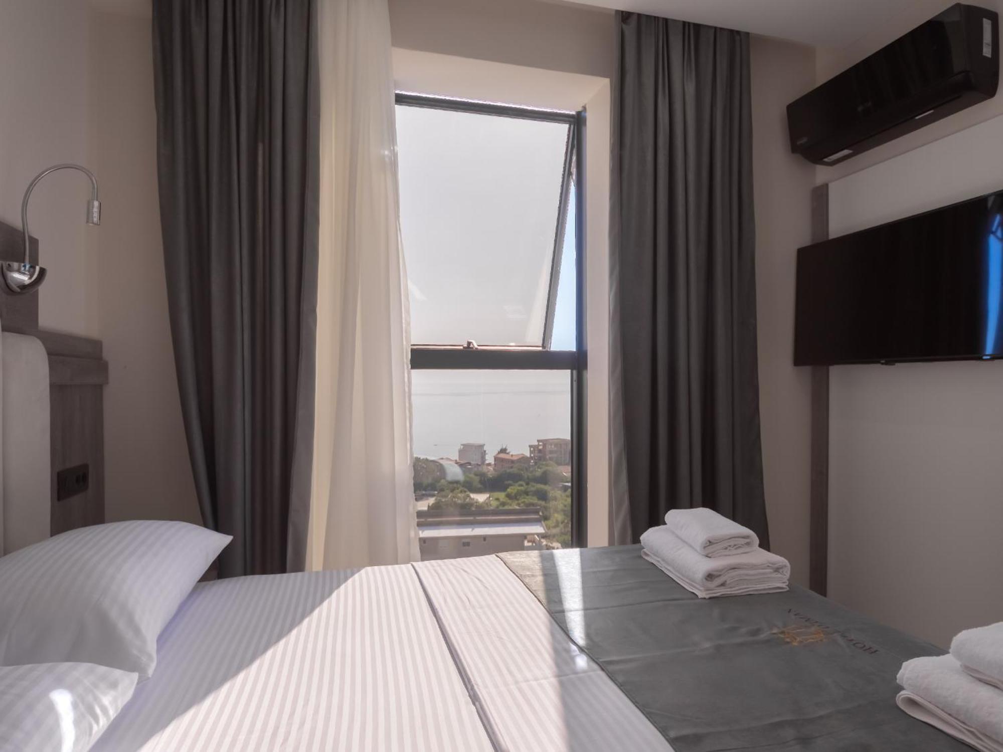 דוברה וודה Hotel Diman מראה חיצוני תמונה