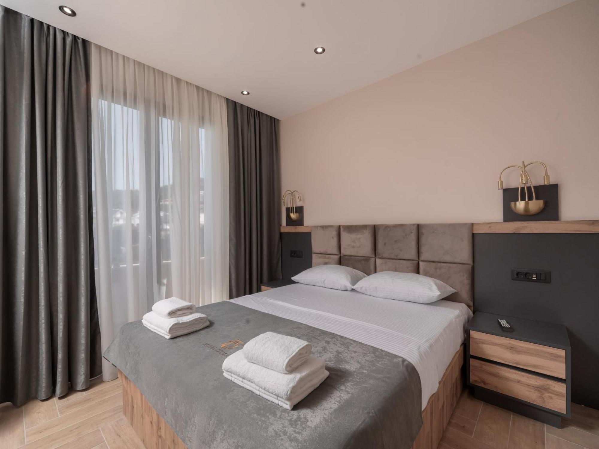 דוברה וודה Hotel Diman מראה חיצוני תמונה