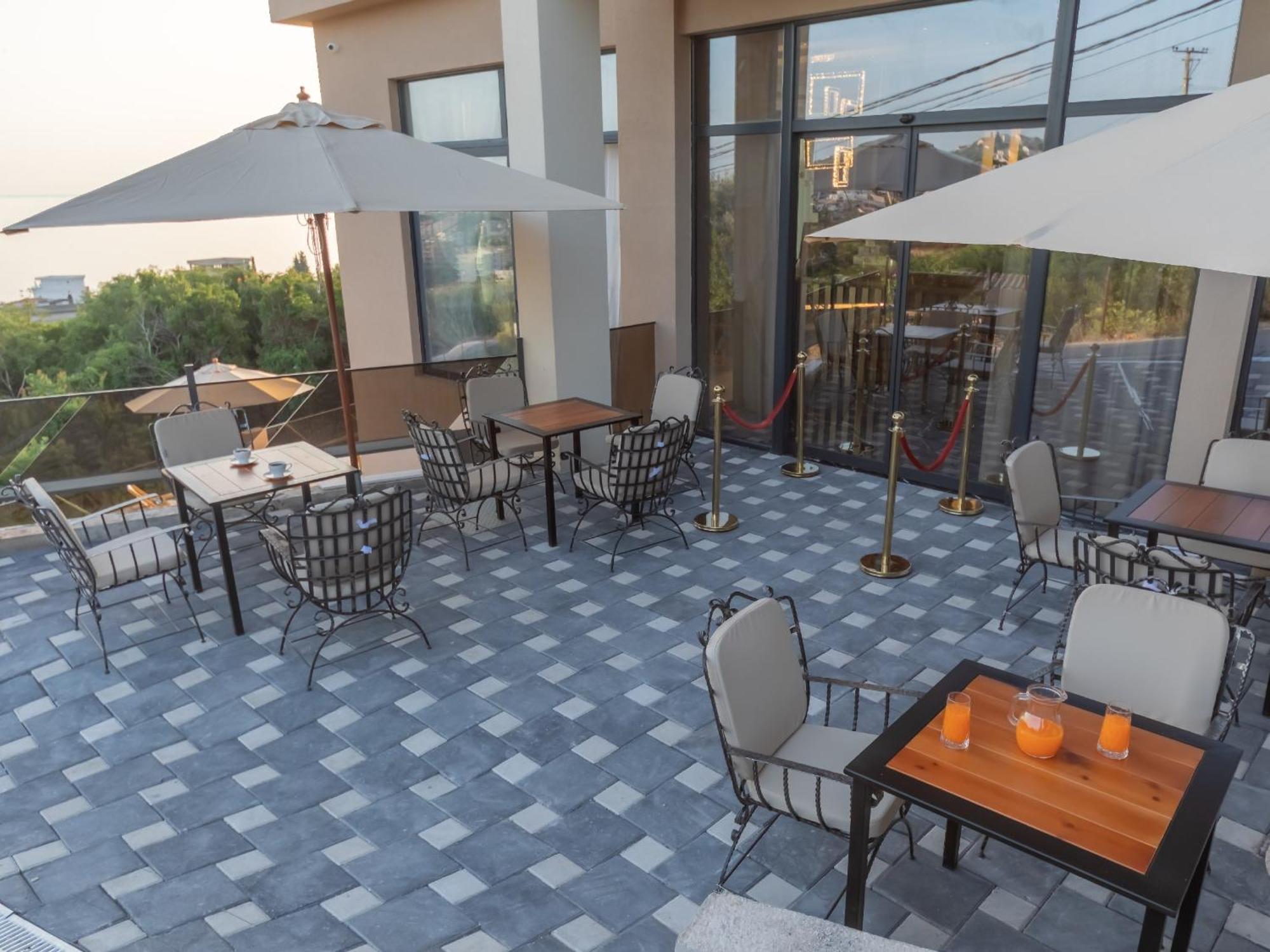 דוברה וודה Hotel Diman מראה חיצוני תמונה