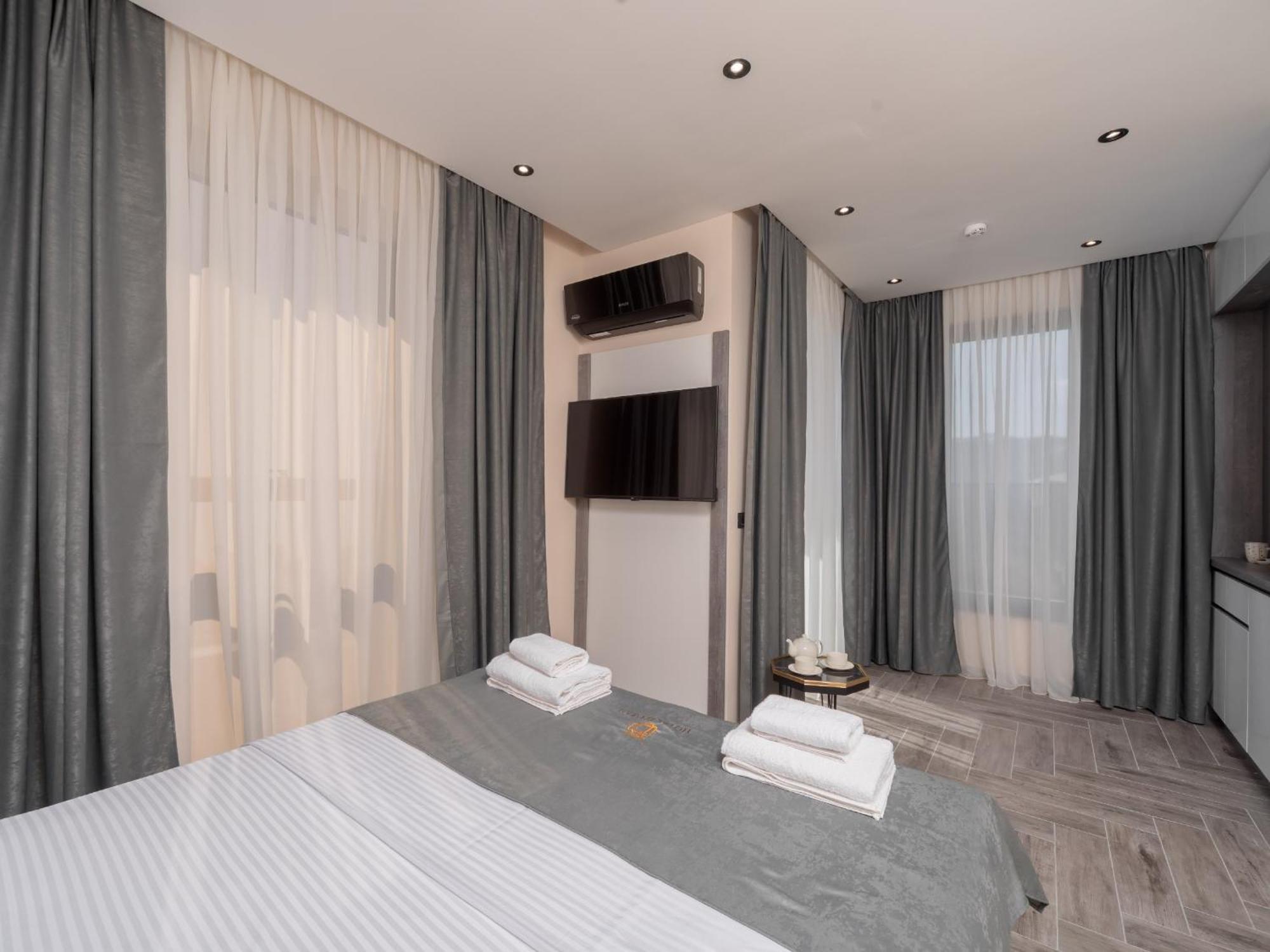דוברה וודה Hotel Diman מראה חיצוני תמונה