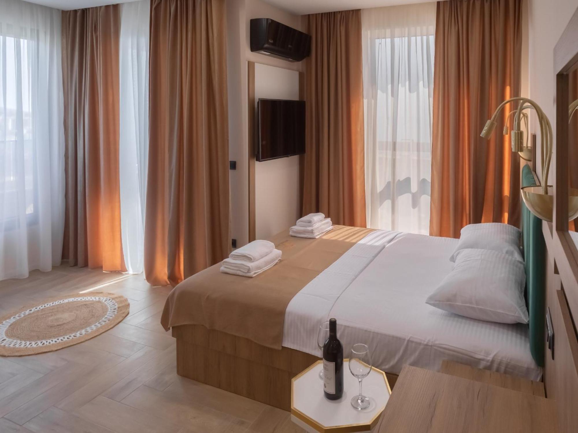 דוברה וודה Hotel Diman מראה חיצוני תמונה