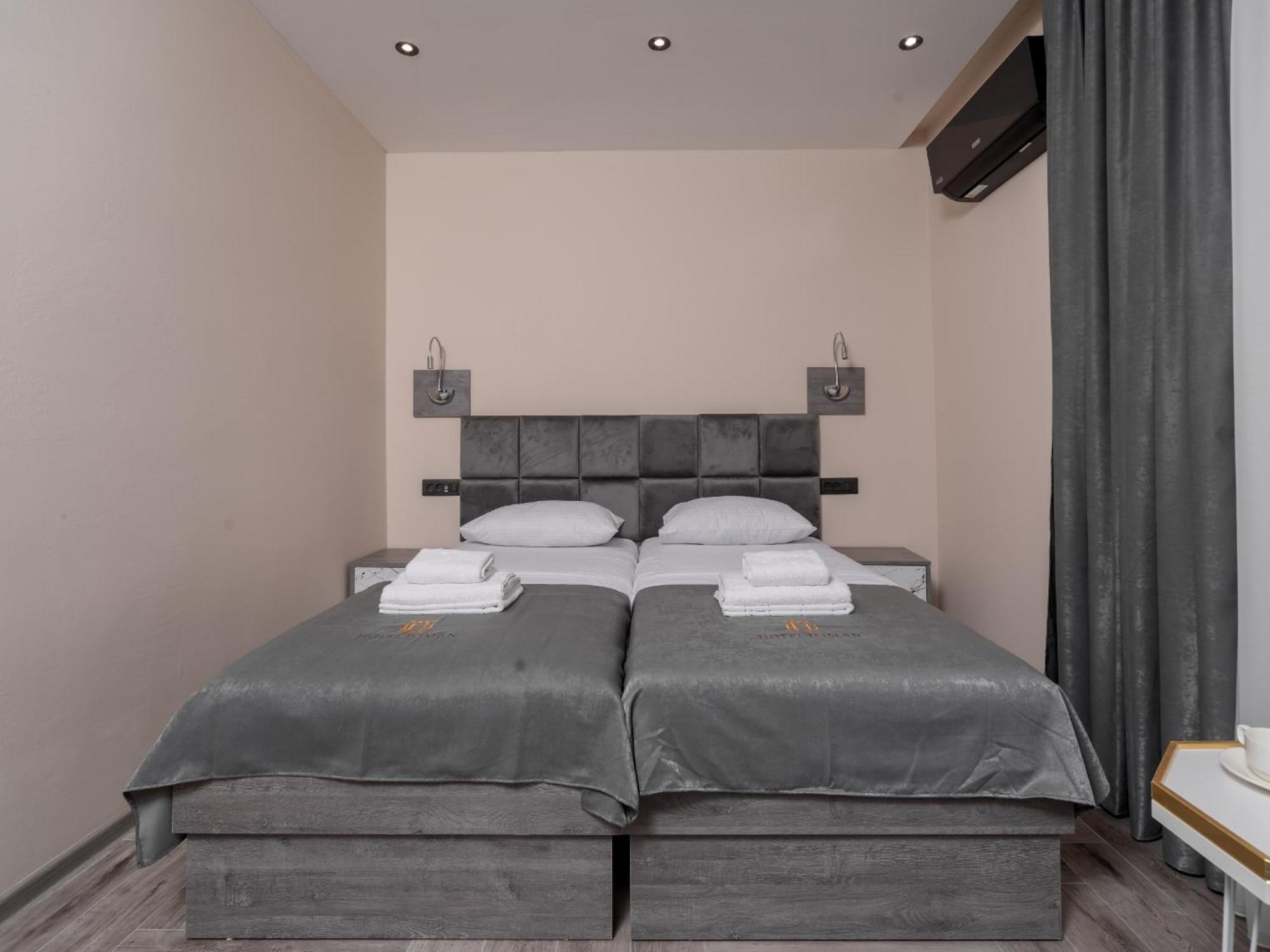 דוברה וודה Hotel Diman מראה חיצוני תמונה