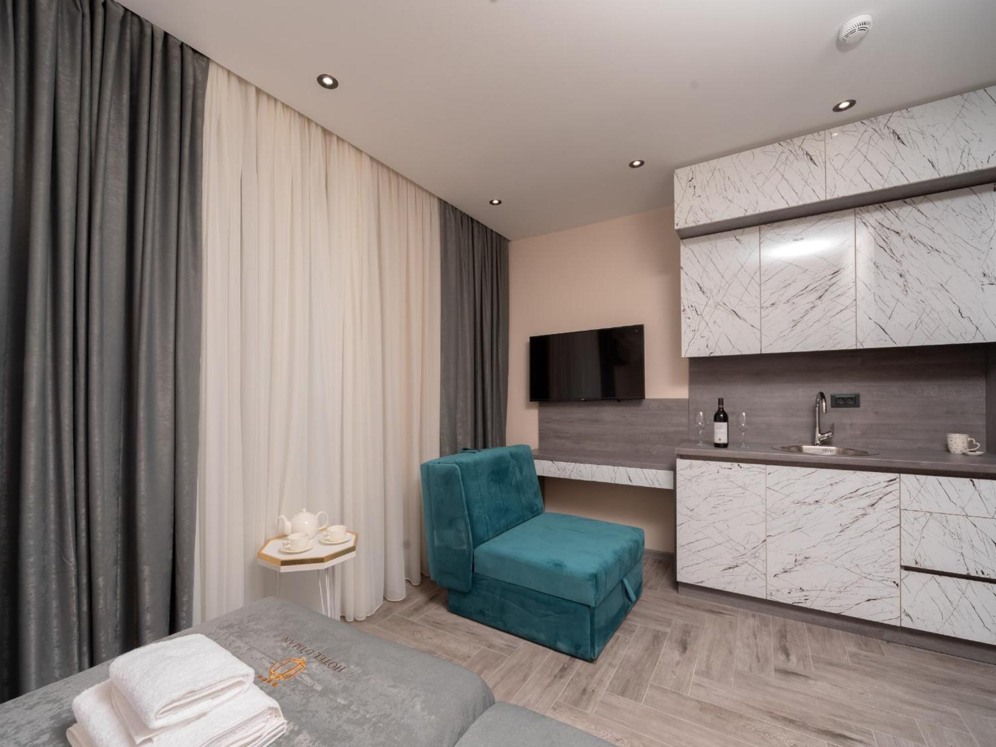 דוברה וודה Hotel Diman מראה חיצוני תמונה