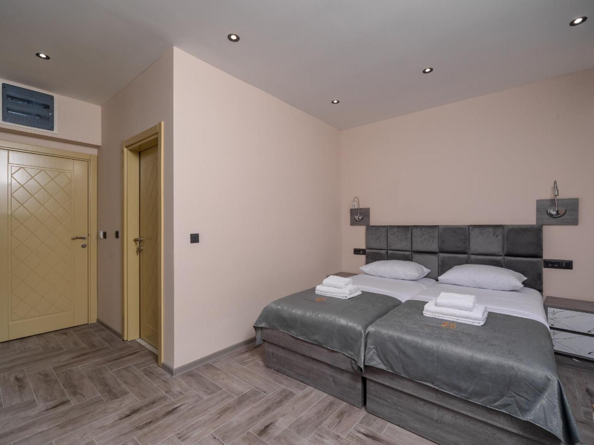 דוברה וודה Hotel Diman מראה חיצוני תמונה
